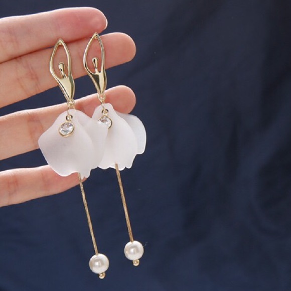 ⭐️Golden Ballet Dancer Earrings—LAST ONE - Picture 2 of 8